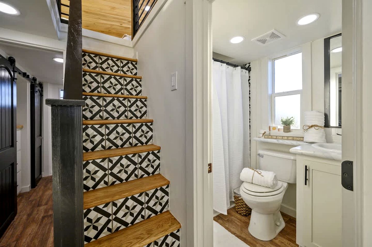 Serene Tiny Home Retreat with Sunrise Lake & Mountain Views in Pushmataha County, Oklahoma