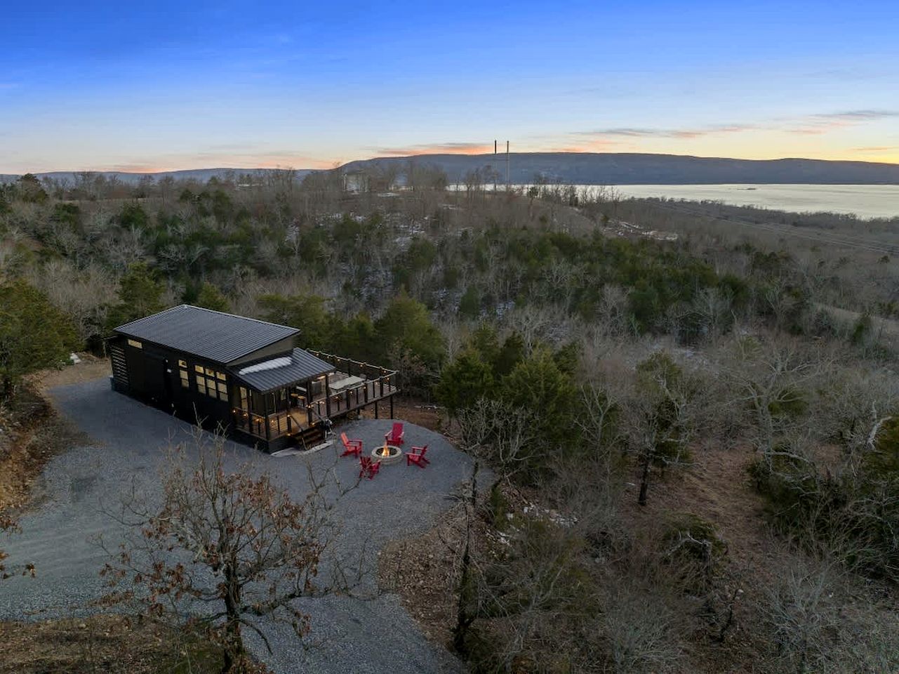 Serene Tiny Home Retreat with Sunrise Lake & Mountain Views in Pushmataha County, Oklahoma