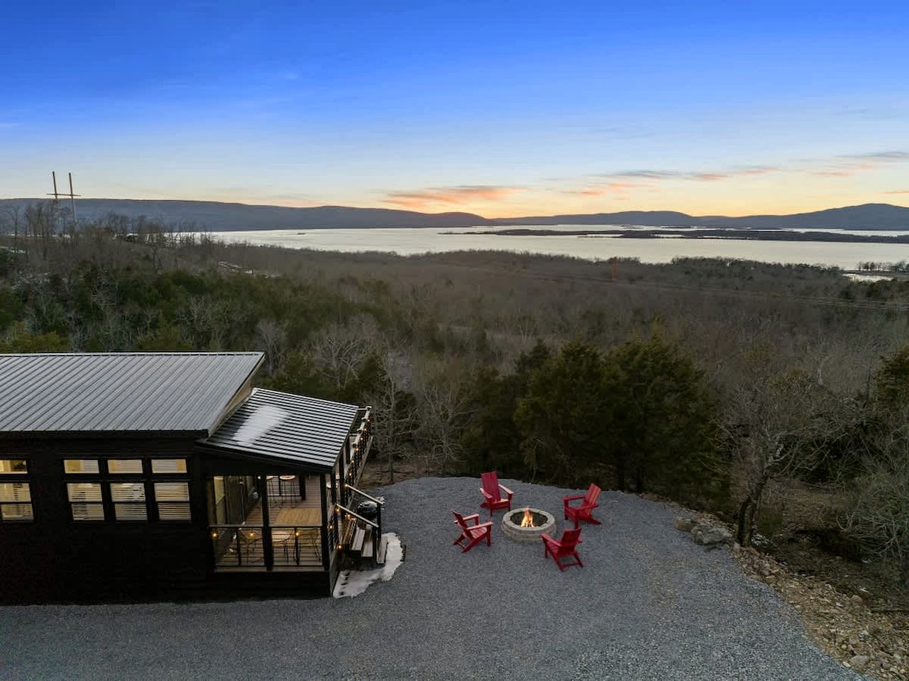 Serene Tiny Home Retreat with Sunrise Lake & Mountain Views in Pushmataha County, Oklahoma