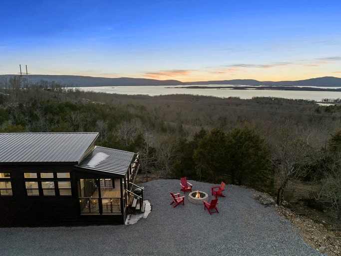 Cabins (United States of America, --, Oklahoma)