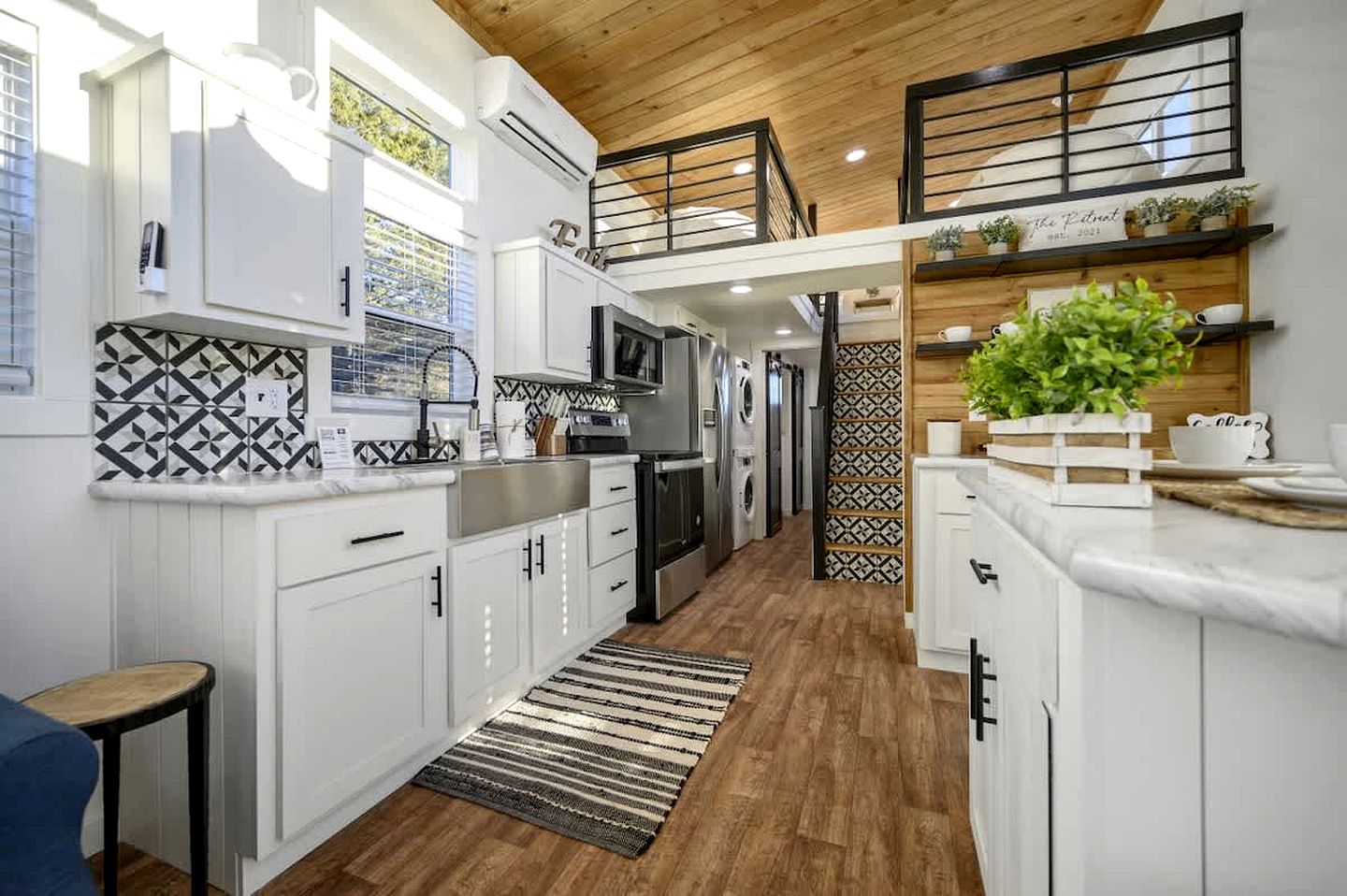 Serene Tiny Home Retreat with Sunrise Lake & Mountain Views in Pushmataha County, Oklahoma