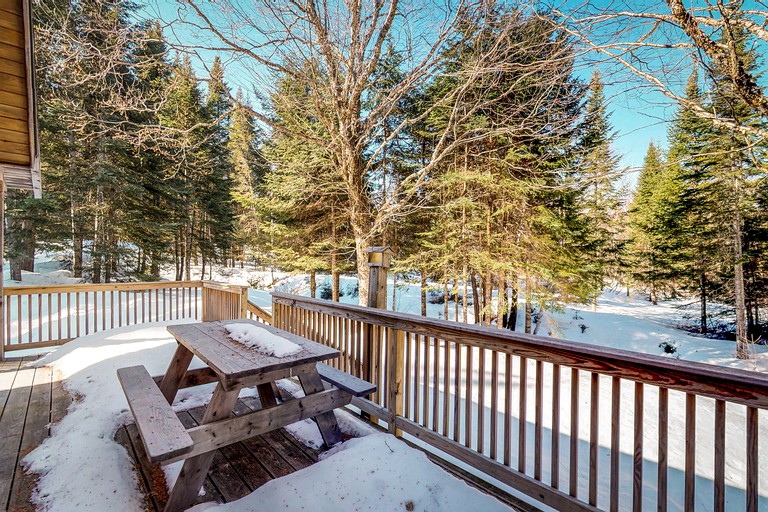 Secluded Log Cabin in Greenville, Maine