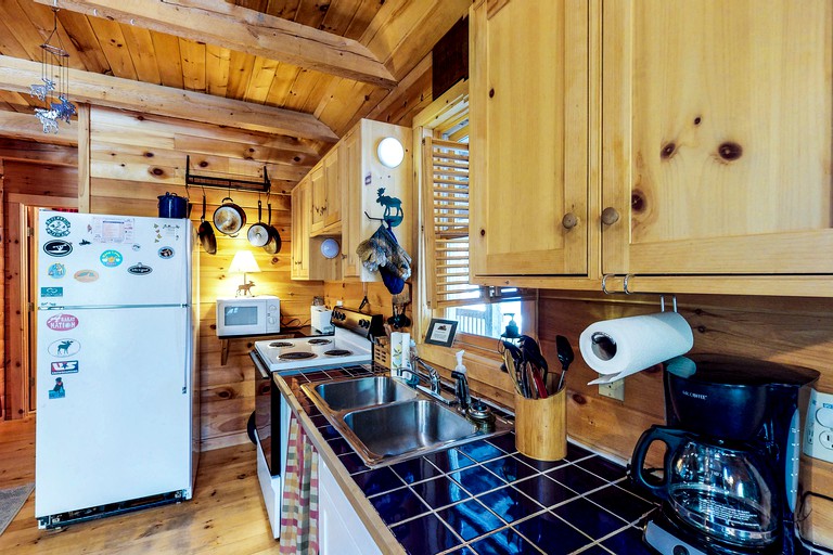 Secluded Log Cabin in Greenville, Maine