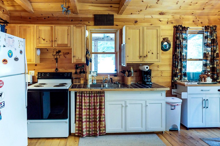 Secluded Log Cabin in Greenville, Maine