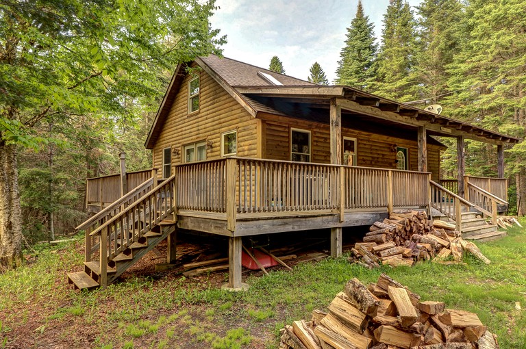 Secluded Log Cabin in Greenville, Maine