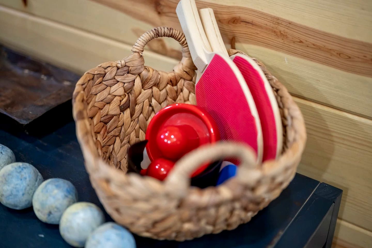 Secluded Luxury Cabin with Hot Tub, Game Room & Fireplace Near Broken Bow Lake & Hochatown, Broken Bow OK