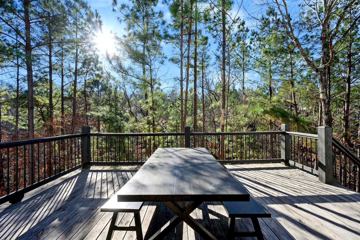 Secluded Luxury Cabin with Hot Tub, Game Room & Fireplace Near Broken Bow Lake & Hochatown, Broken Bow OK