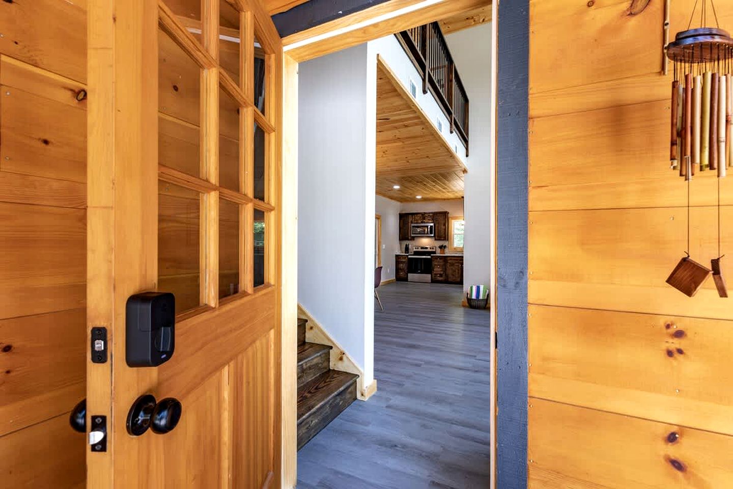 Secluded and Modern Cabin with Hot Tub near the Coosawattee River, Perfect for a Georgia Weekend Getaway