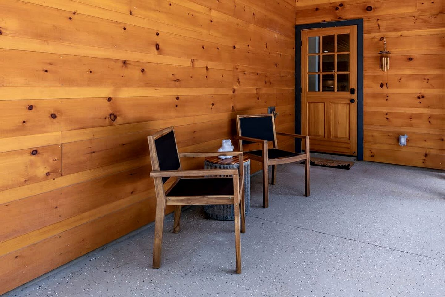 Secluded and Modern Cabin with Hot Tub near the Coosawattee River, Perfect for a Georgia Weekend Getaway