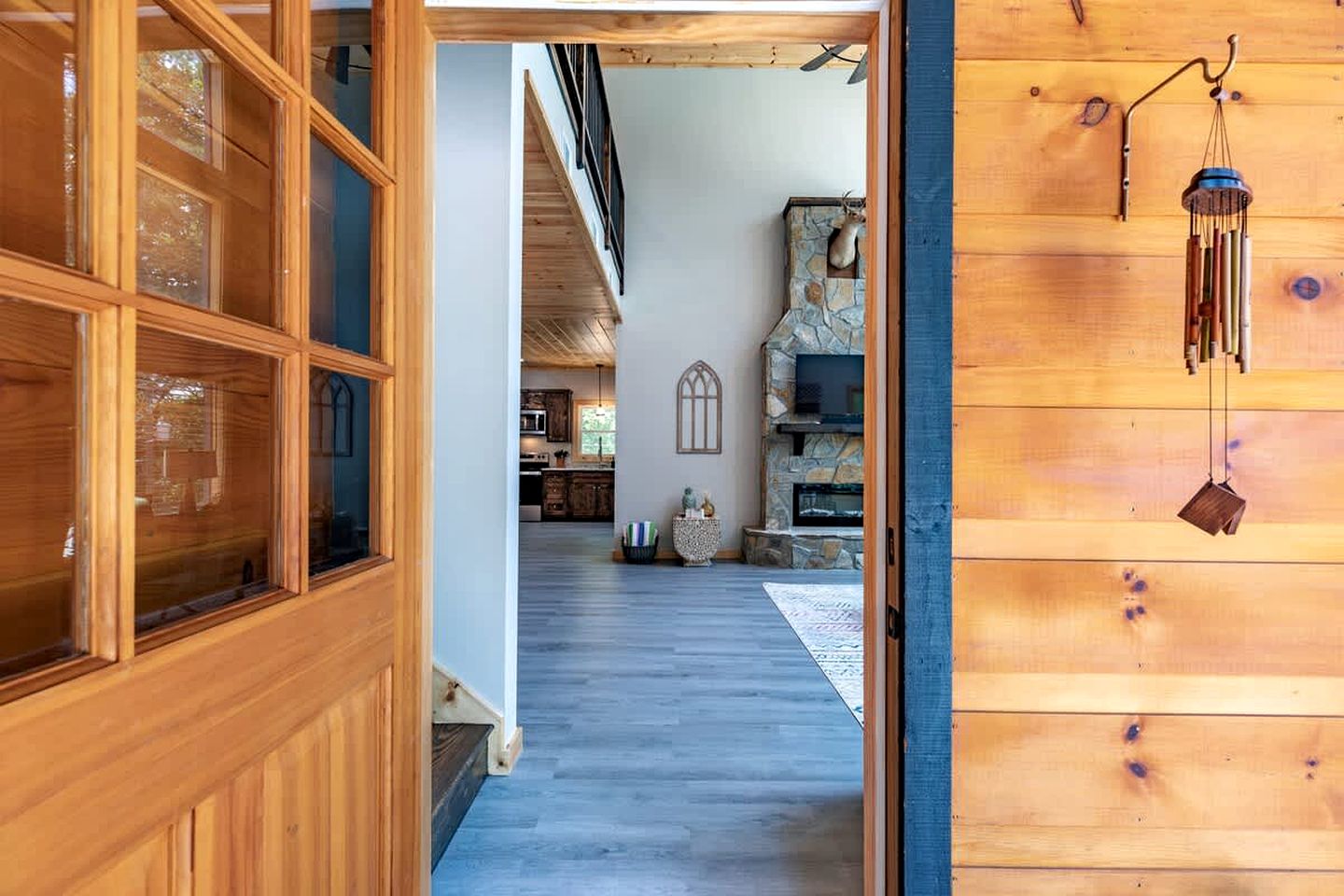 Secluded and Modern Cabin with Hot Tub near the Coosawattee River, Perfect for a Georgia Weekend Getaway