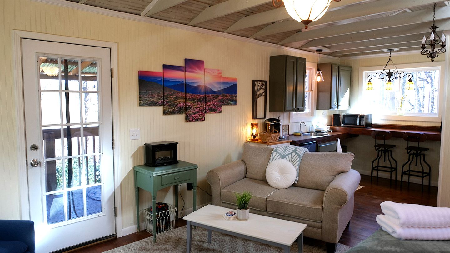 Secluded Mountain Cabin Retreat with Scenic Woodland Views near Black Mountain, NC