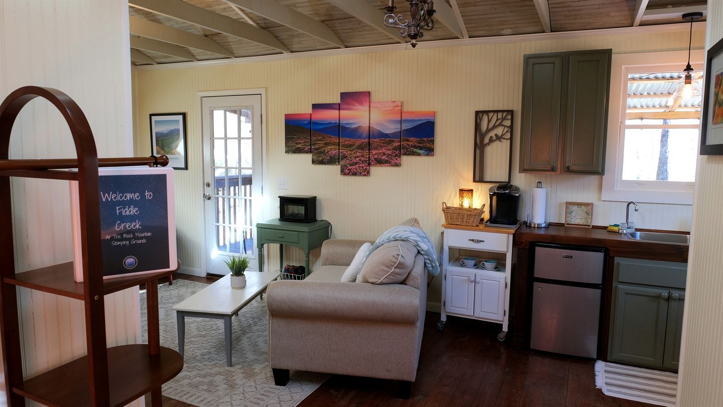 Secluded Mountain Cabin Retreat with Scenic Woodland Views near Black Mountain, NC