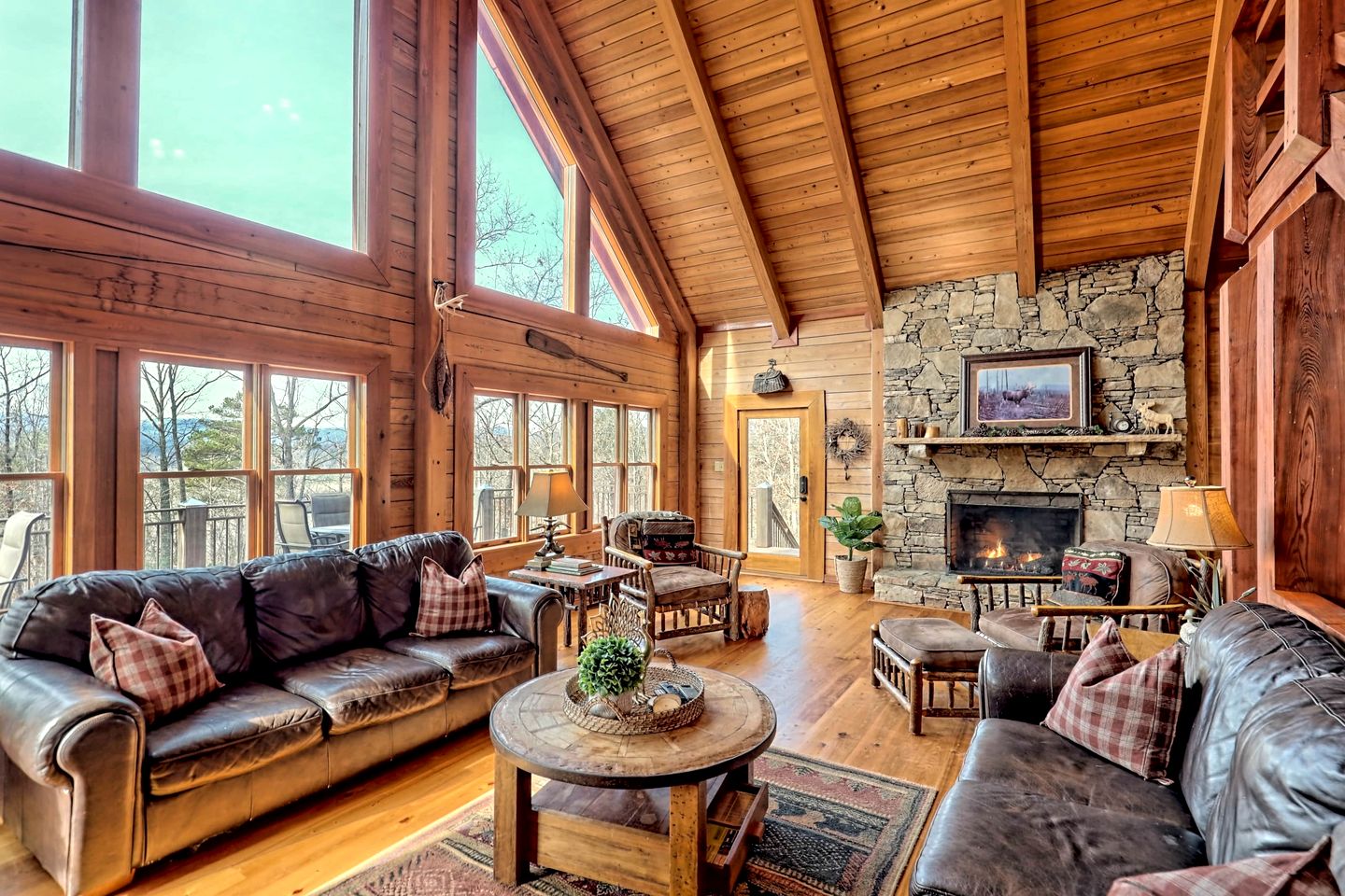 Secluded Mountain Cabin close to Helen, Georgia, Perfect for a Family Getaway