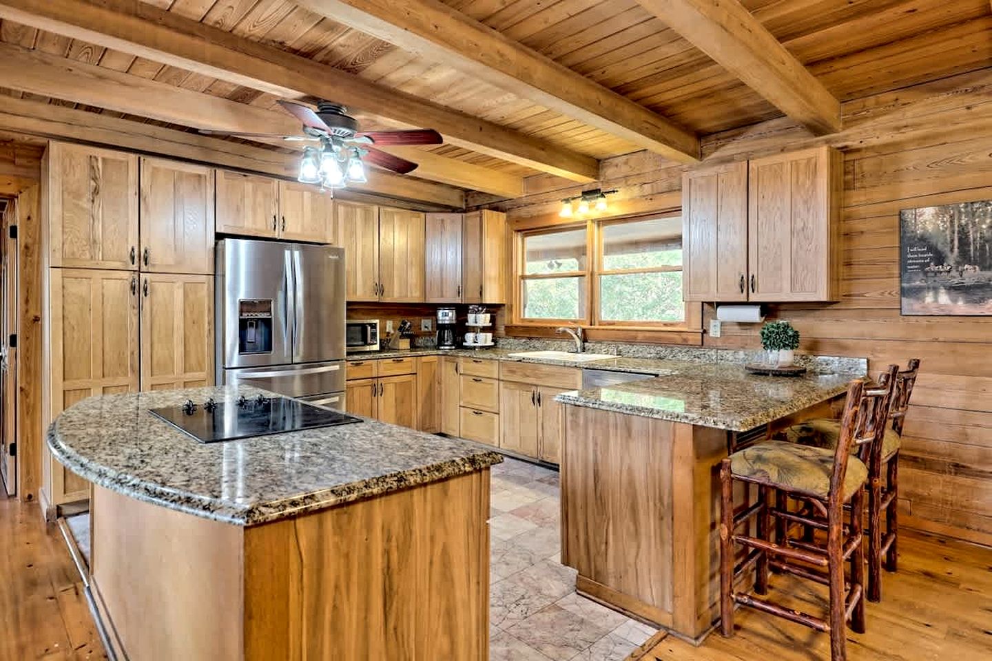 Secluded Mountain Cabin close to Helen, Georgia, Perfect for a Family Getaway