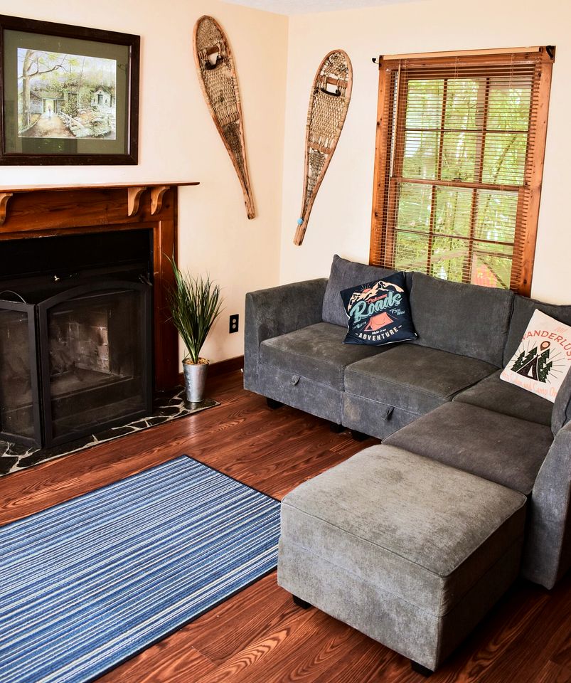 Secluded, Pet Friendly Cabin with Fire Pit, near all of North Georgia's Hiking Trails