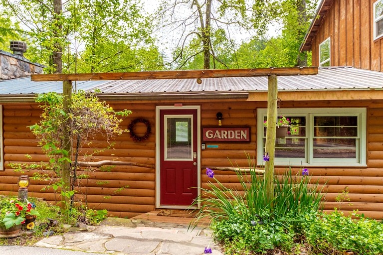 Cabins (United States of America, Cleveland, Georgia)