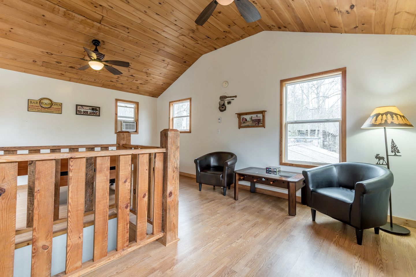 Secluded Pet Friendly Wooden Cabin with Sauna, Hot-tub and Pool Table in Cleveland, Georgia