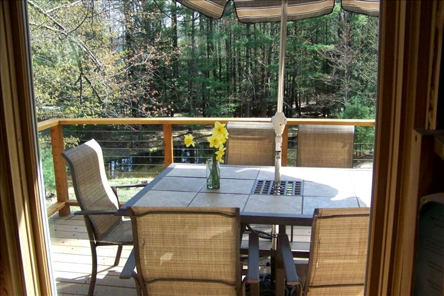 Wonderful Cabin Rental with Hot Tub Five Miles from Woodstock, New York