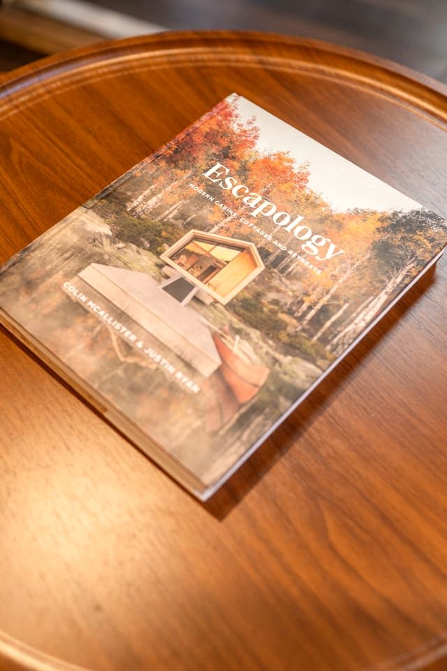 Enchanted Luxury Tiny House with Private Sauna & Rock Bluff Views near Meadow Mountain in Meadow Creek, BC