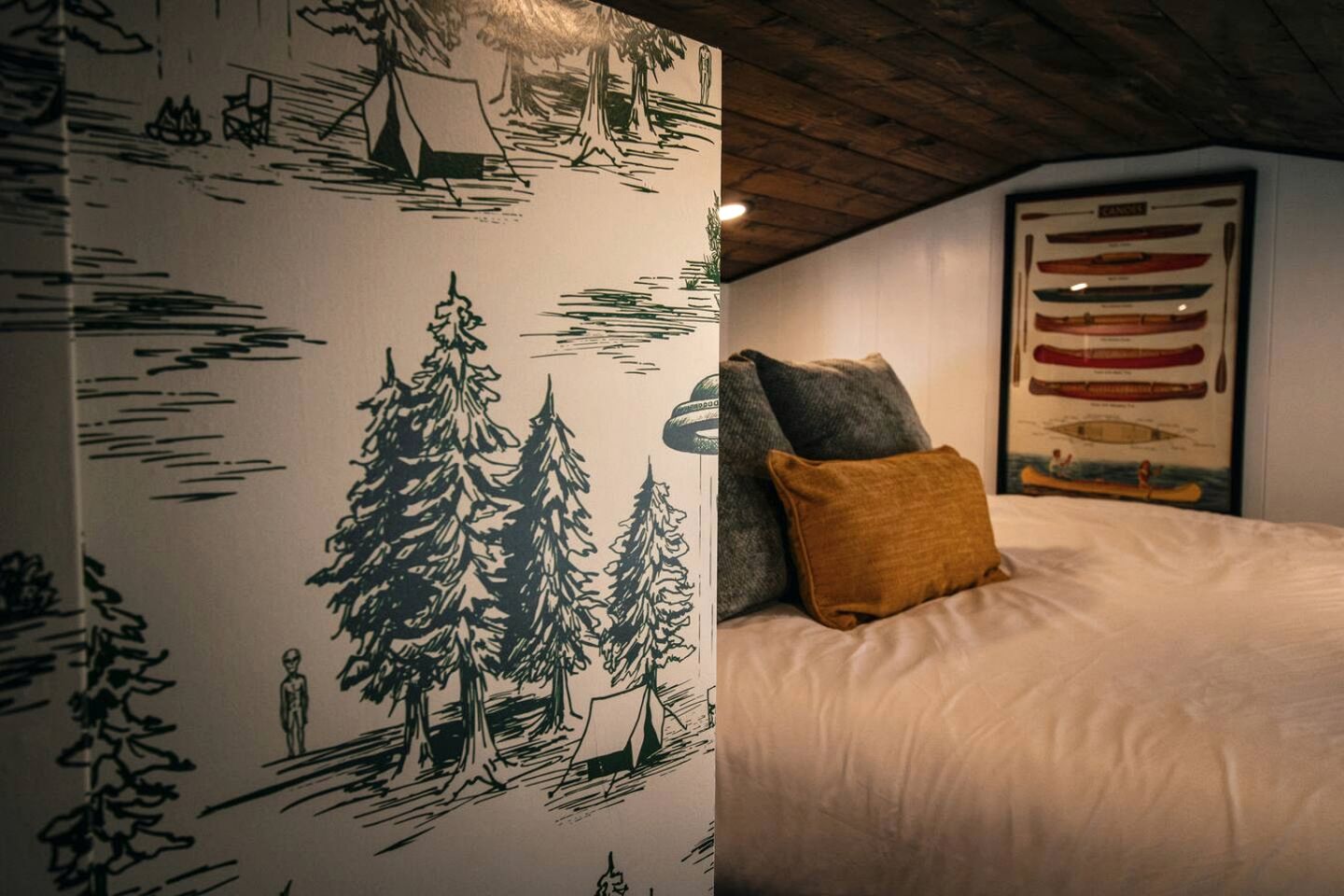 Enchanted Luxury Tiny House with Private Sauna & Rock Bluff Views near Meadow Mountain in Meadow Creek, BC