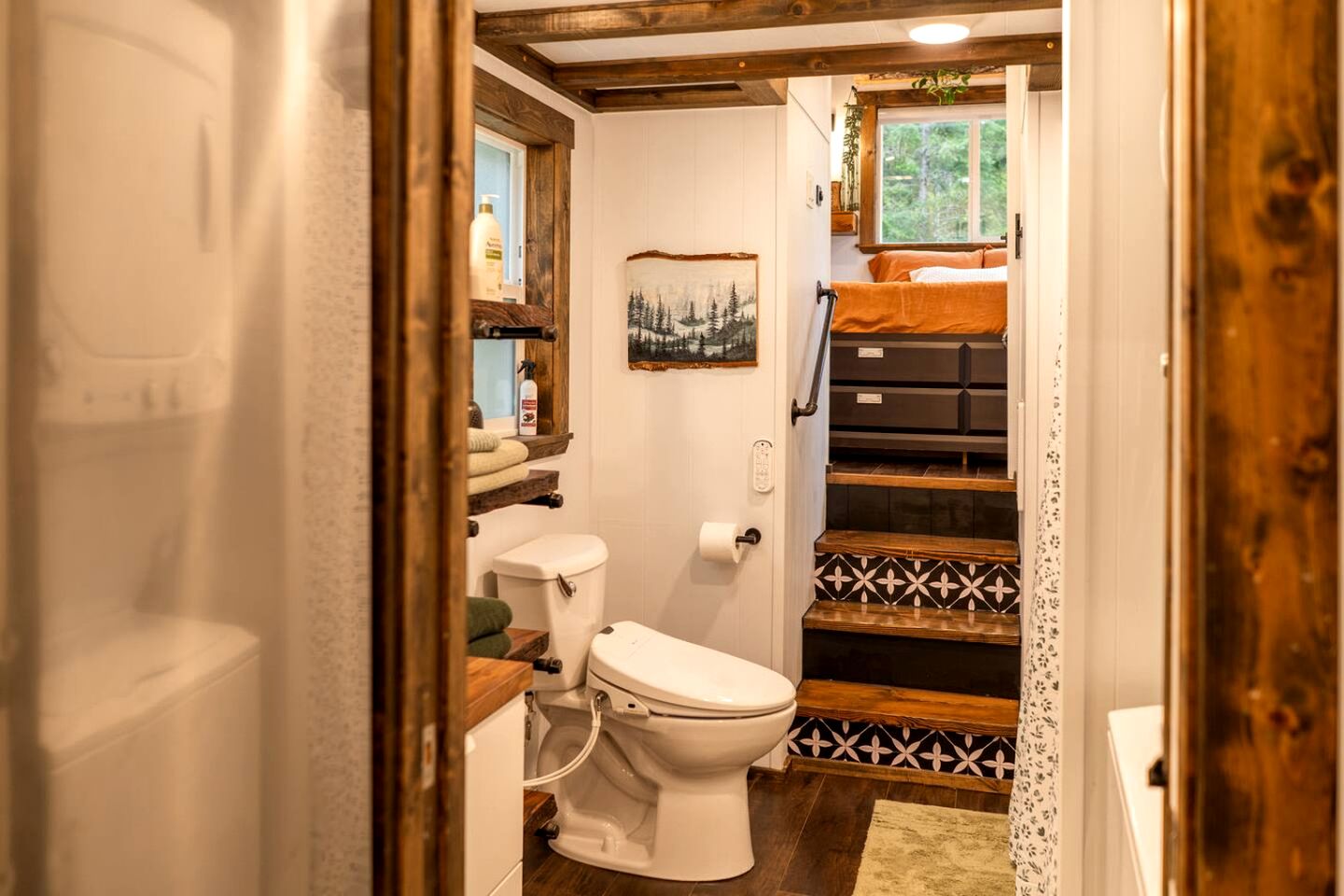 Enchanted Luxury Tiny House with Private Sauna & Rock Bluff Views near Meadow Mountain in Meadow Creek, BC