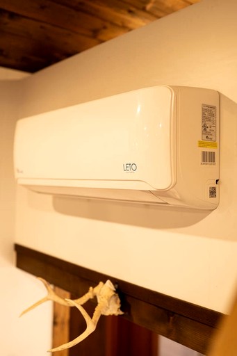 Tiny Houses (Canada, Meadow Creek, British Columbia)