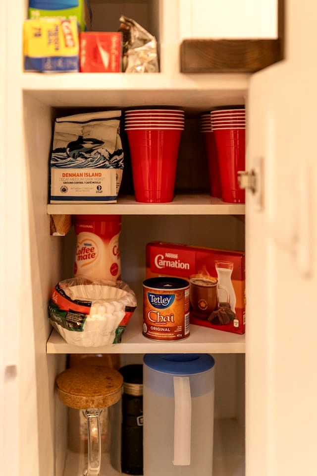 Enchanted Luxury Tiny House with Private Sauna & Rock Bluff Views near Meadow Mountain in Meadow Creek, BC