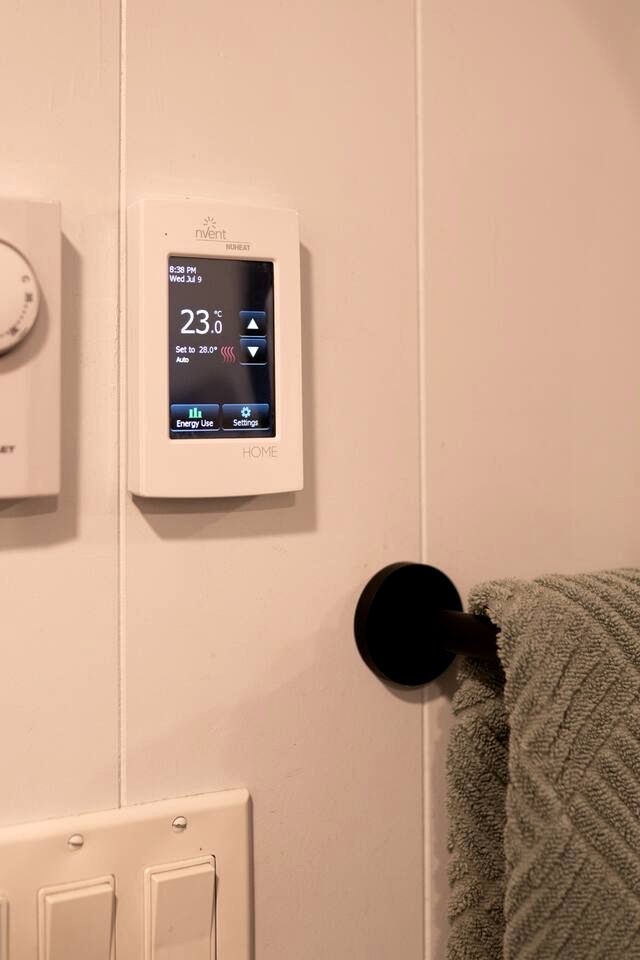 Enchanted Luxury Tiny House with Private Sauna & Rock Bluff Views near Meadow Mountain in Meadow Creek, BC