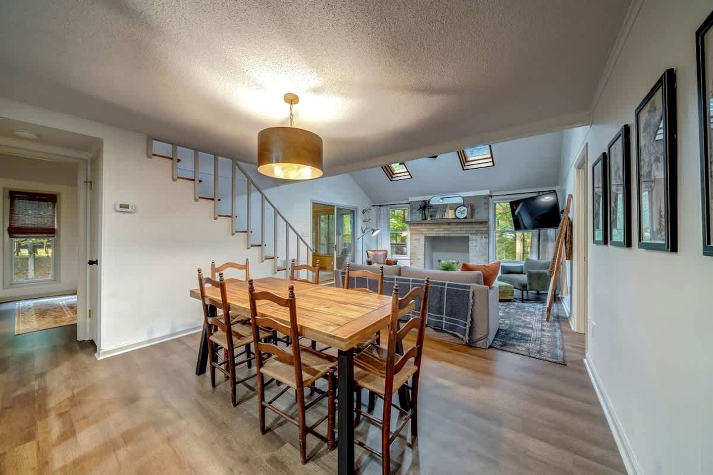 Remote, Pet Friendly Mountain Cabin with Fire Pit and Pool Access, Perfect for a Getaway to Shenandoah National Park