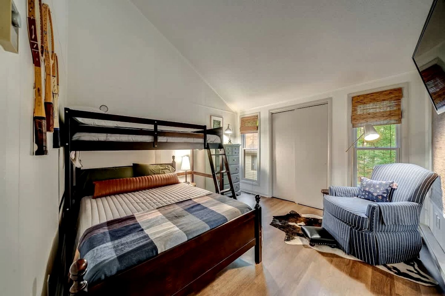 Remote, Pet Friendly Mountain Cabin with Fire Pit and Pool Access, Perfect for a Getaway to Shenandoah National Park