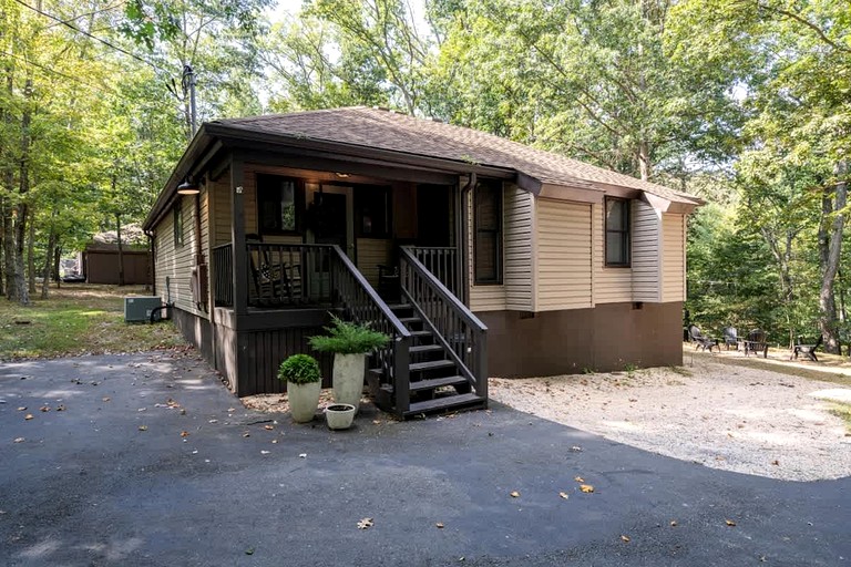 Cabins (United States of America, Hedgesville, West Virginia)