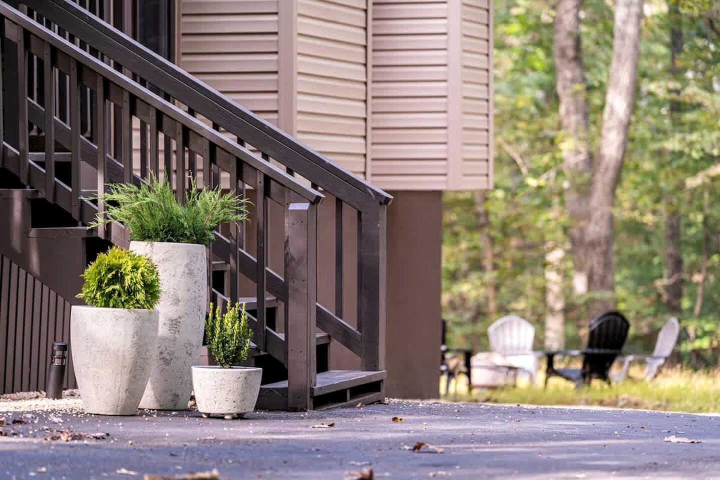 Remote, Pet Friendly Mountain Cabin with Fire Pit and Pool Access, Perfect for a Getaway to Shenandoah National Park