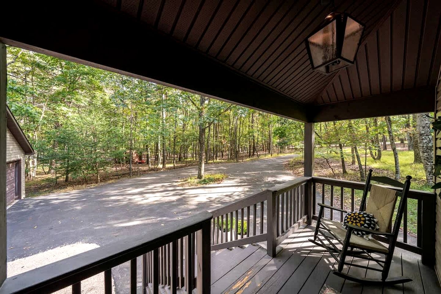 Remote, Pet Friendly Mountain Cabin with Fire Pit and Pool Access, Perfect for a Getaway to Shenandoah National Park