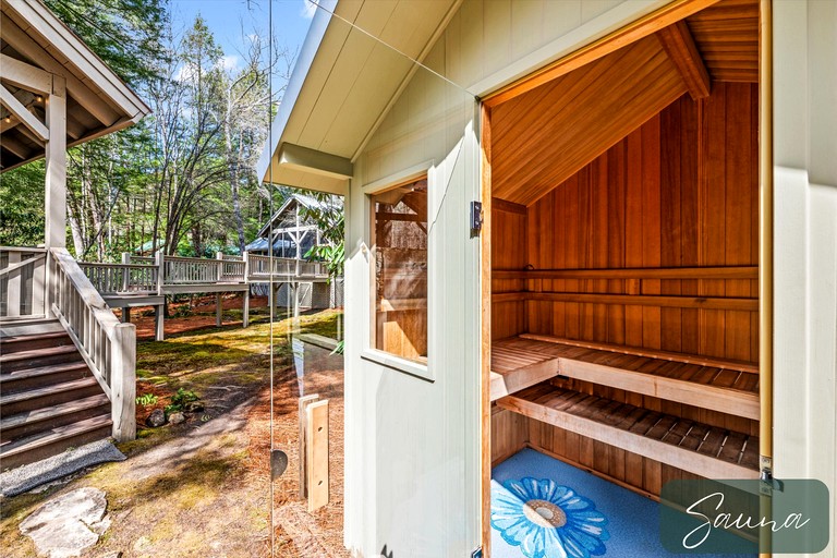 Cabins (United States of America, Cashiers, North Carolina)