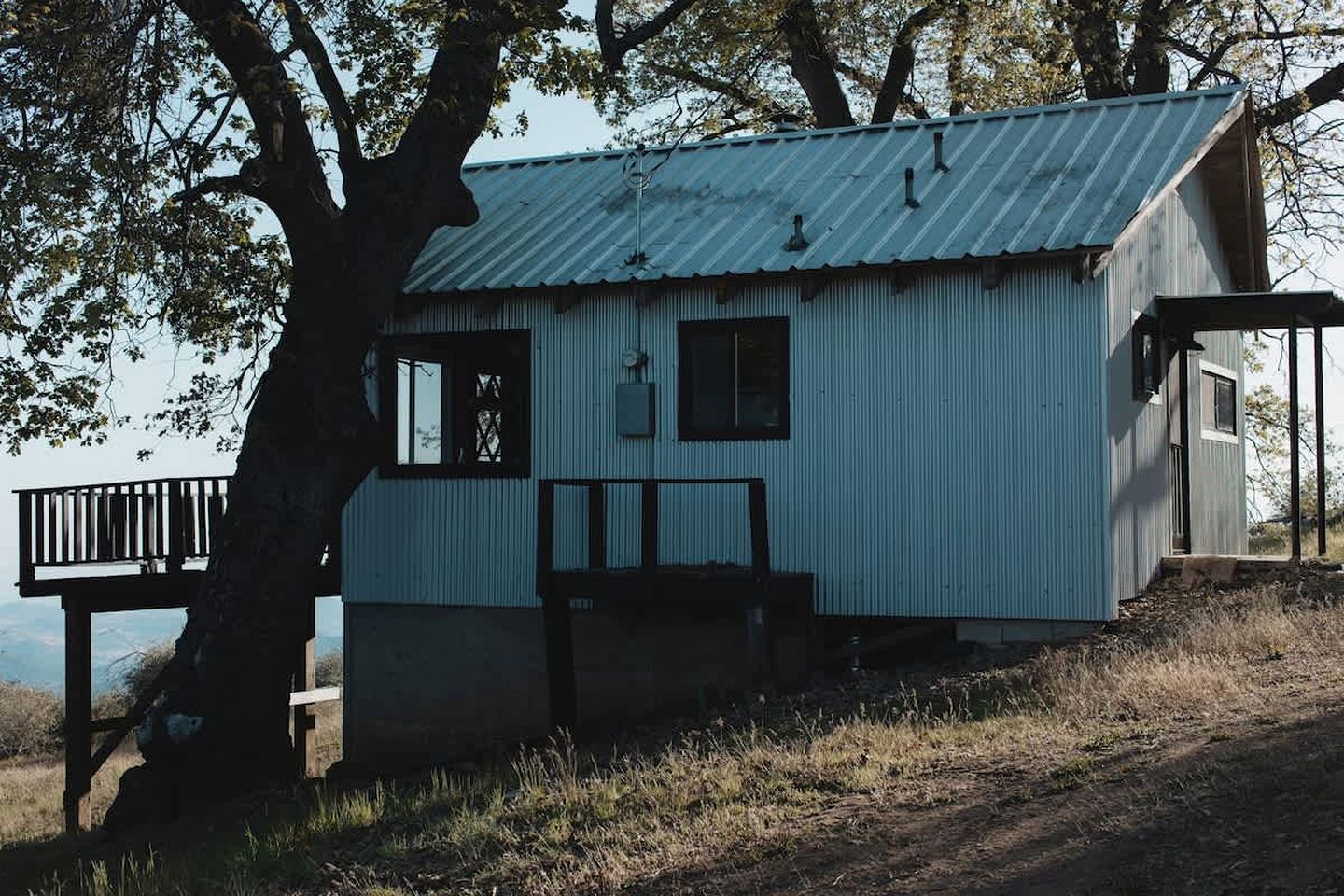 Secluded and Minimalist One Bedroom Cabin, Perfect for a Visit to Kings Canyon National Park