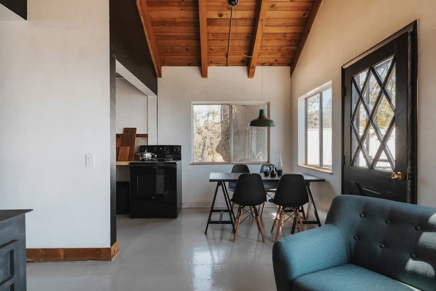 Secluded and Minimalist One Bedroom Cabin, Perfect for a Visit to Kings Canyon National Park