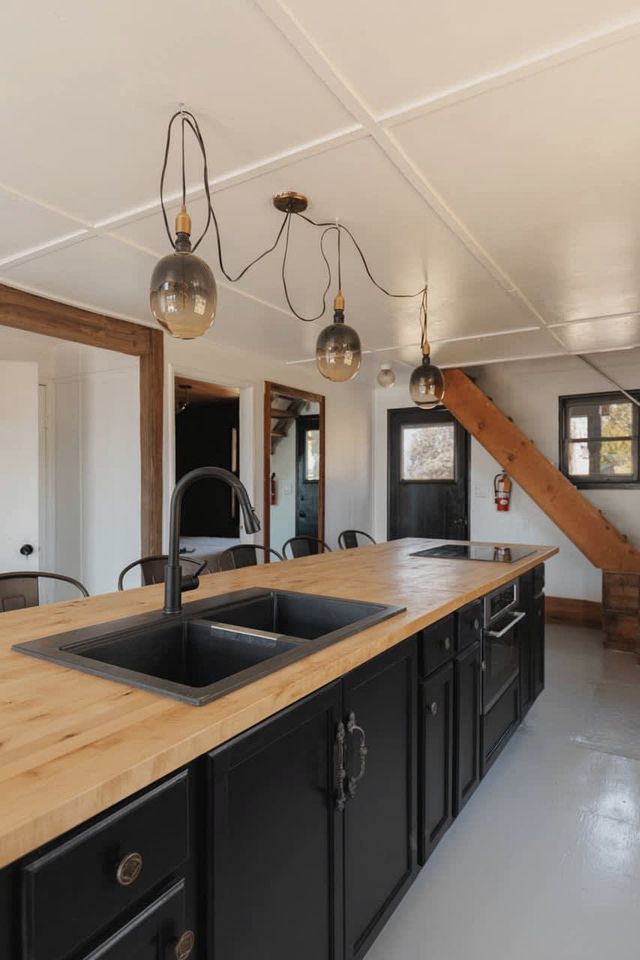 Secluded and Rustic Three Bedroom Cabin with Wood Burning Stove, Perfect for a Glamping Retreat in the Sequoias