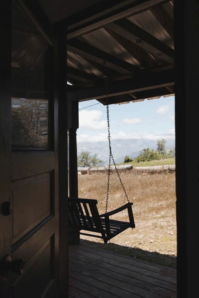 Secluded and Rustic Three Bedroom Cabin with Wood Burning Stove, Perfect for a Glamping Retreat in the Sequoias