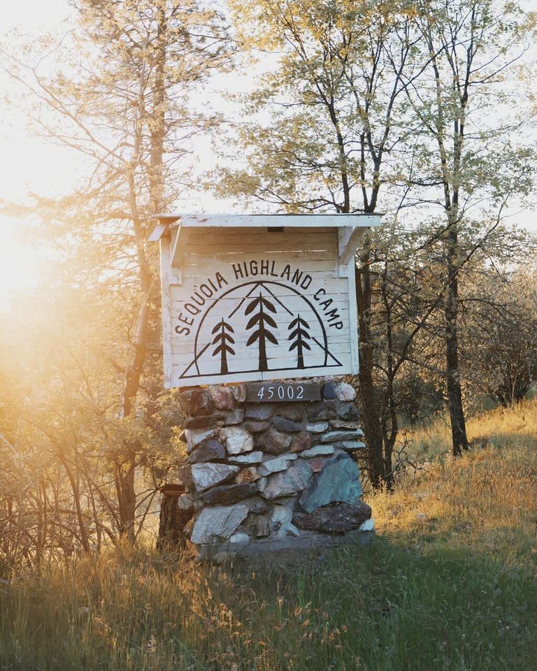 Secluded and Rustic Three Bedroom Cabin with Wood Burning Stove, Perfect for a Glamping Retreat in the Sequoias