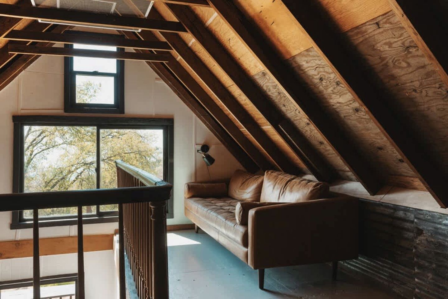 Secluded and Rustic Three Bedroom Cabin with Wood Burning Stove, Perfect for a Glamping Retreat in the Sequoias