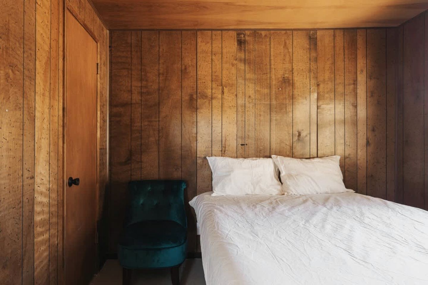Secluded and Rustic Three Bedroom Cabin with Wood Burning Stove, Perfect for a Glamping Retreat in the Sequoias
