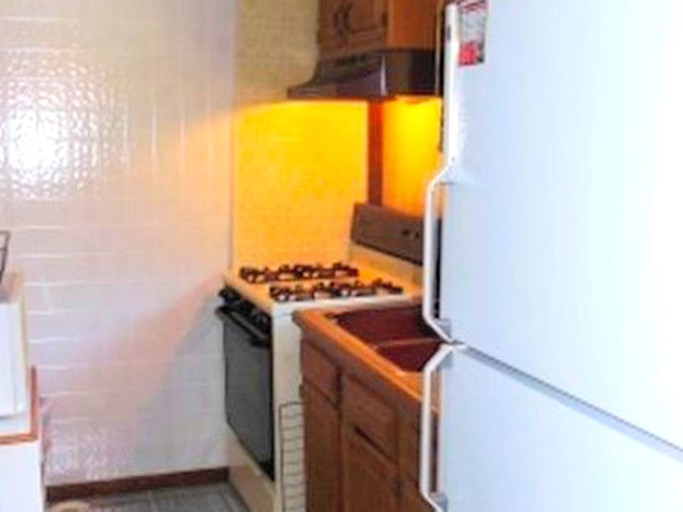 Cabins (Dellroy, Ohio, United States)