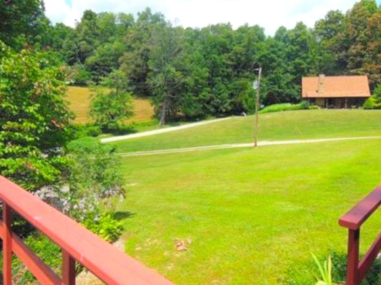 Rustic Cabin Rental near Akron, Ohio