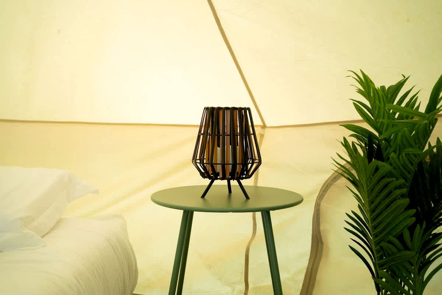 Secluded Splendor: Luxury Glamping Retreat for Two in Northern Bruce Peninsula, Canada