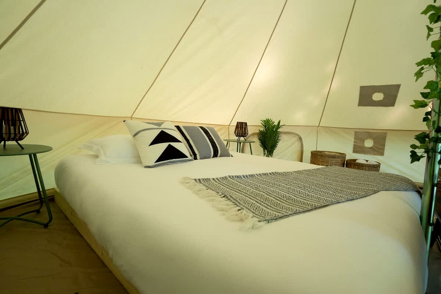 Secluded Splendor: Luxury Glamping Retreat for Two in Northern Bruce Peninsula, Canada