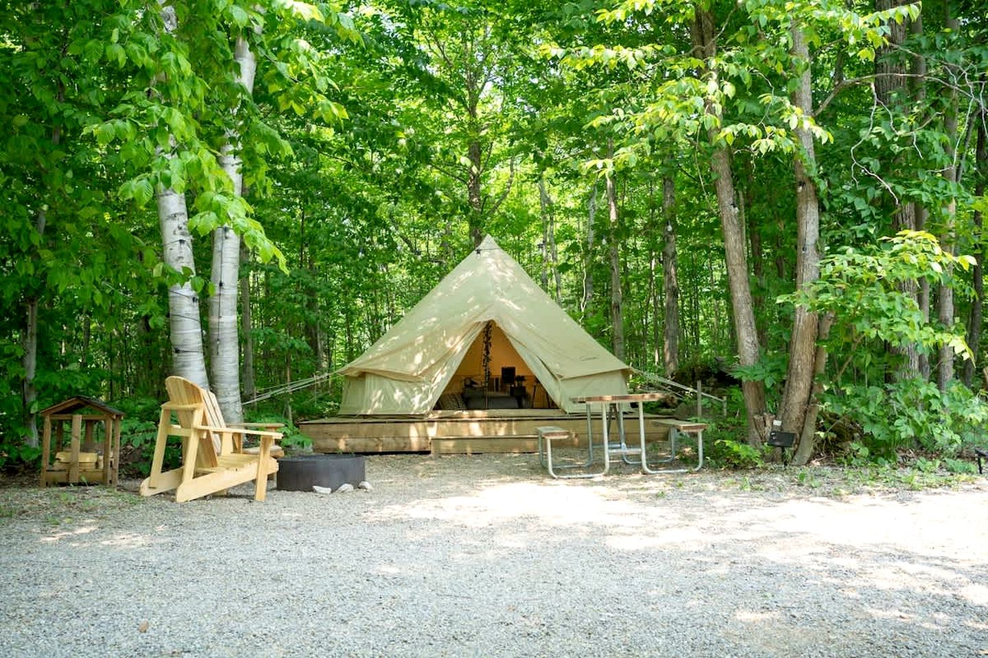 Secluded Splendor: Luxury Glamping Retreat for Two in Northern Bruce Peninsula, Canada