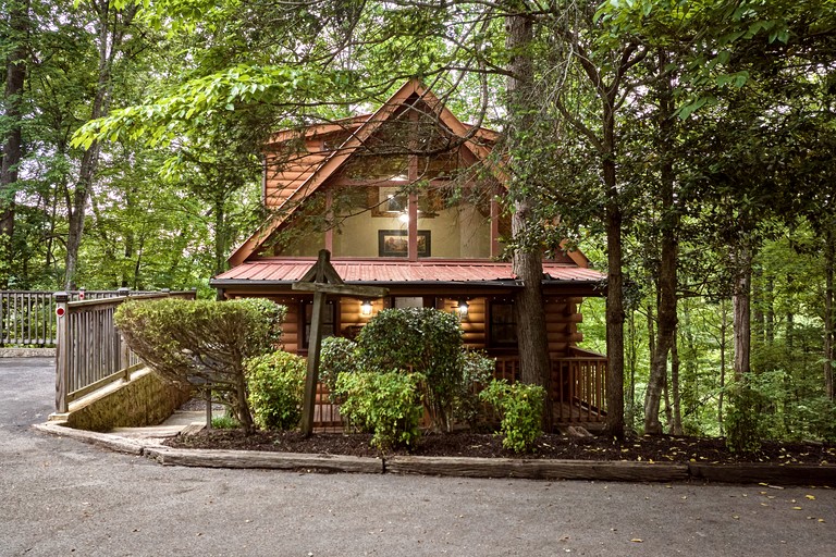 Secluded Smoky Mountain Cabin with Fireplace near Gatlinburg, Tennessee