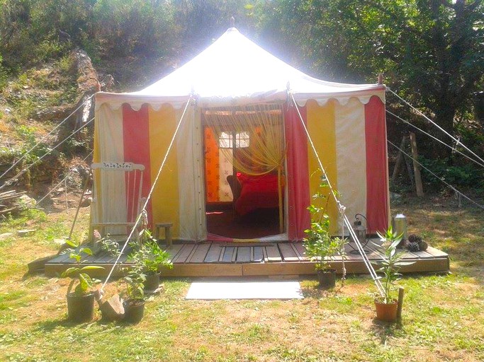 Tents (Coimbra, Coimbra District, Portugal)