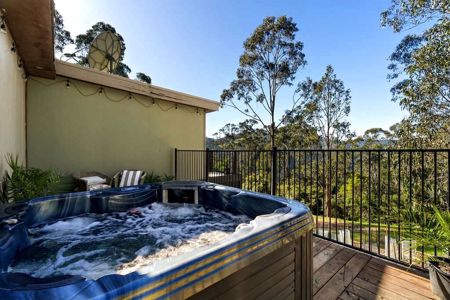 Secluded Tiny Home with Outdoor Spa & National Park Views near Churchill, Yinnar South Vic