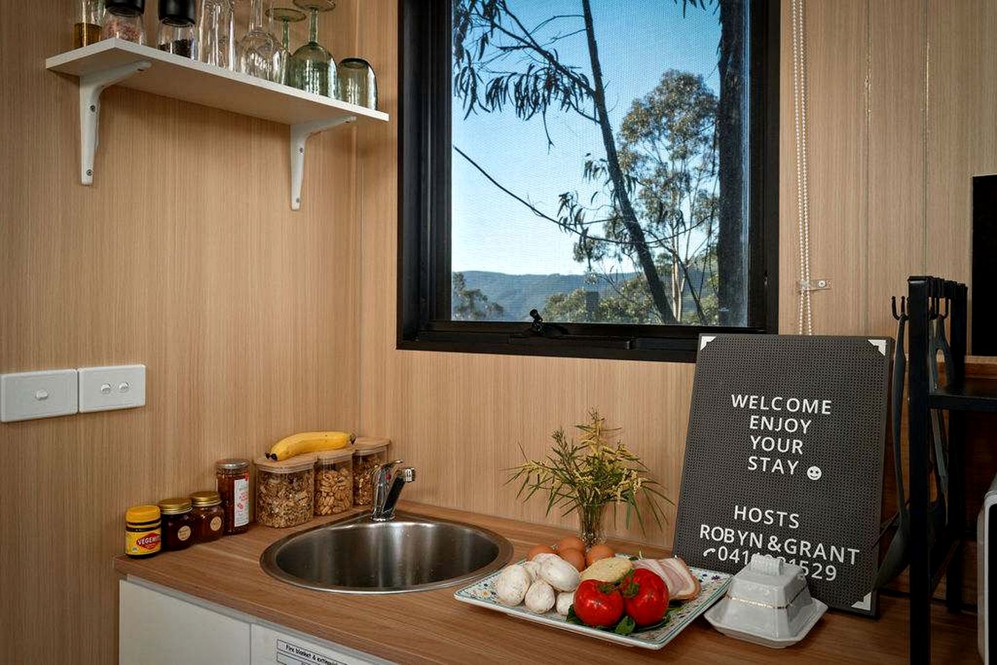 Secluded Tiny Home with Outdoor Spa & National Park Views near Churchill, Yinnar South Vic